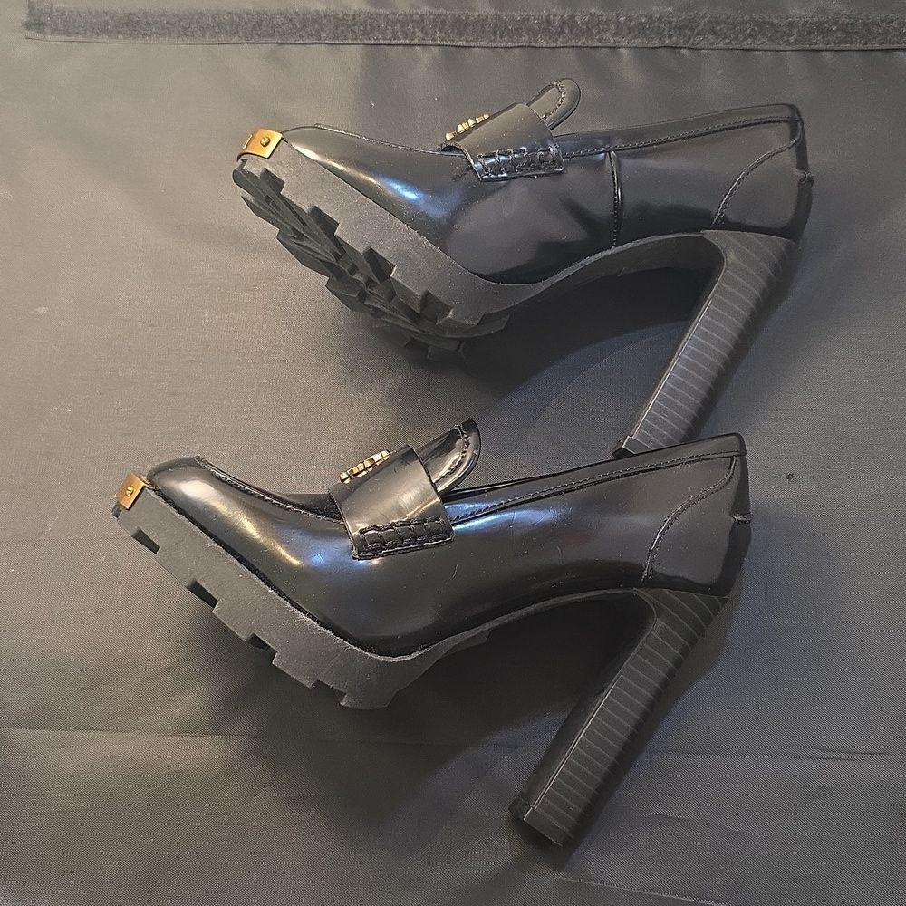 BRAND NEW KARL LAGERFELD PARIS VIRNA HIGH HEEL PATENT LEATHER SHOE - Picture 9 of 16